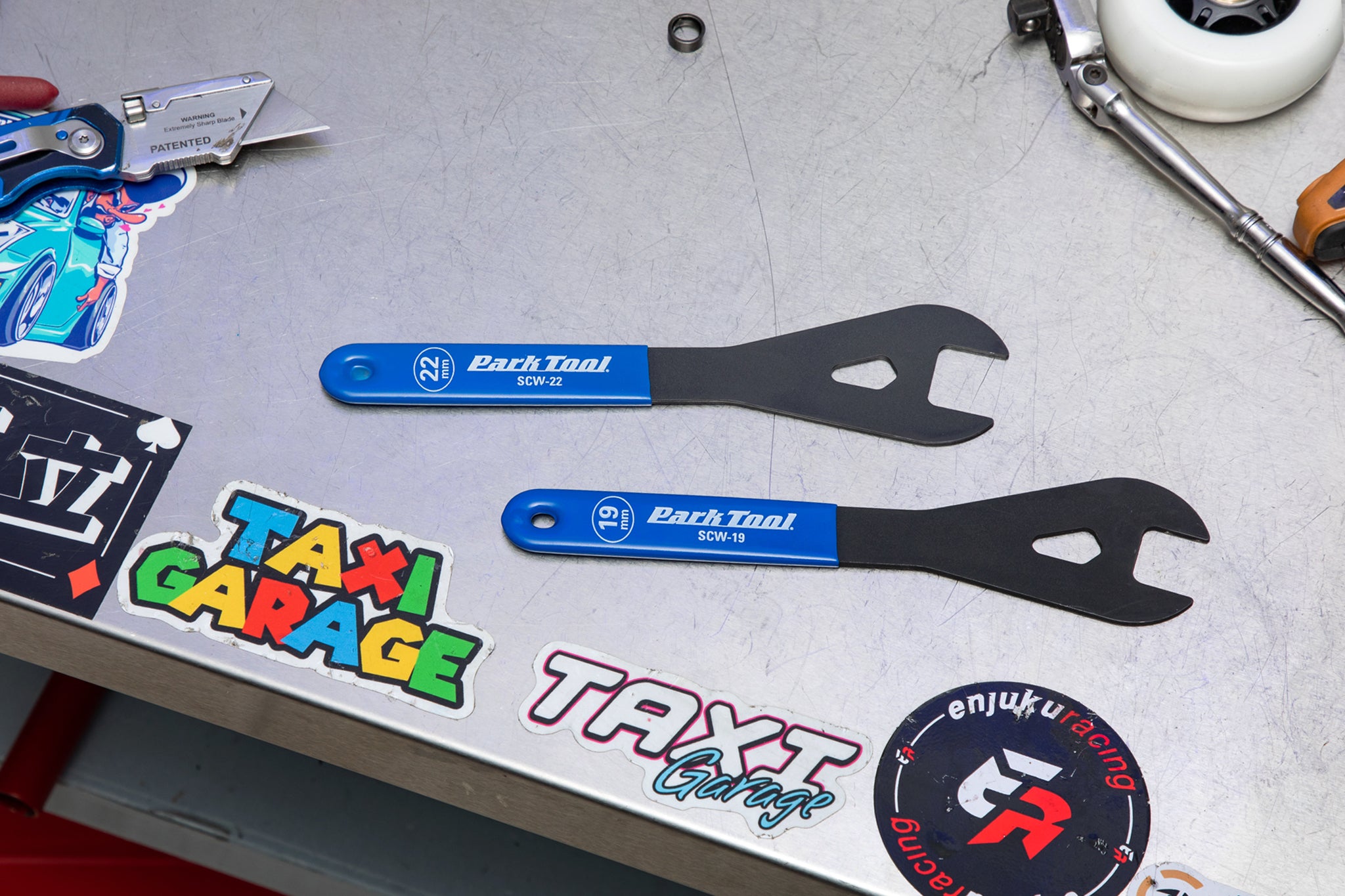 Caster Install and Removal Tool